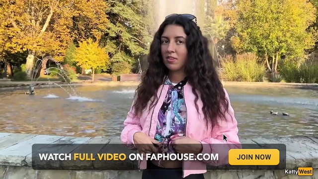 Katty Shows Her Tits in a Park - Flashing