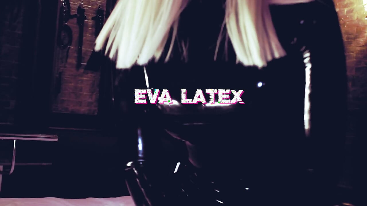 Dominasi panas Eva Lateks Bermain dengan batang CBT mainan BDSM fetish fetish fetish milf matang