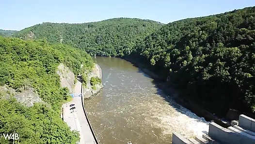 Ketelanjangan perahu barisan
