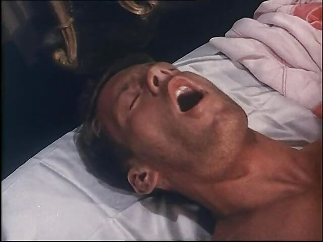 La MILF affamata di cazzo ottiene ciò che si è meritata