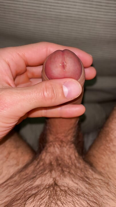 Brincando com pau na cama