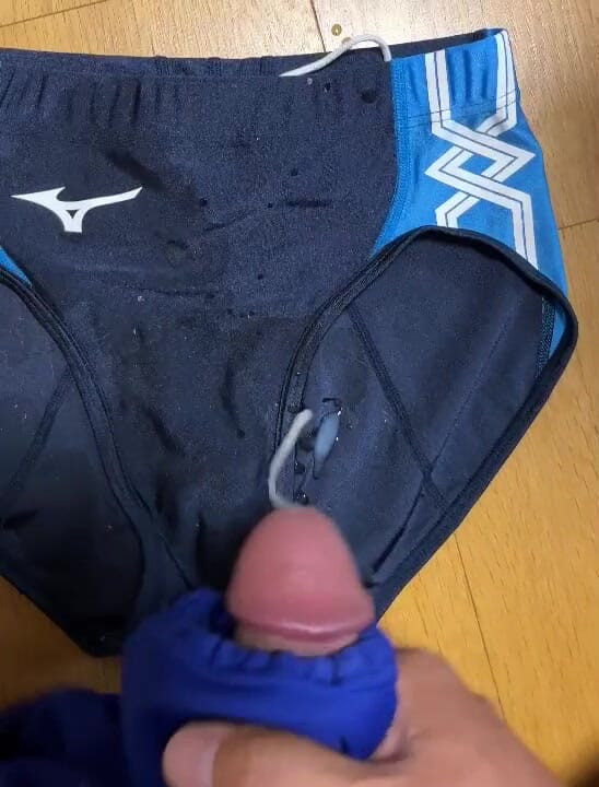 여자의 운동 브리핑에 정액
