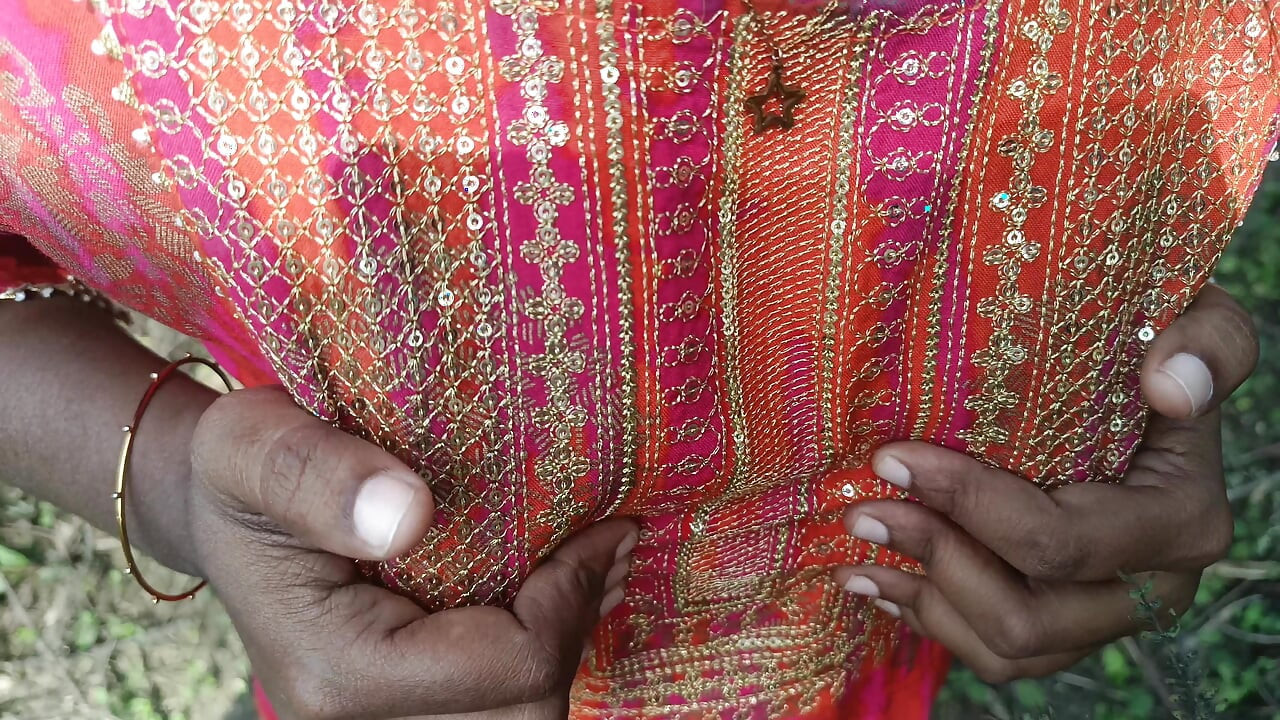 Studente buitenshuis hete romantiek