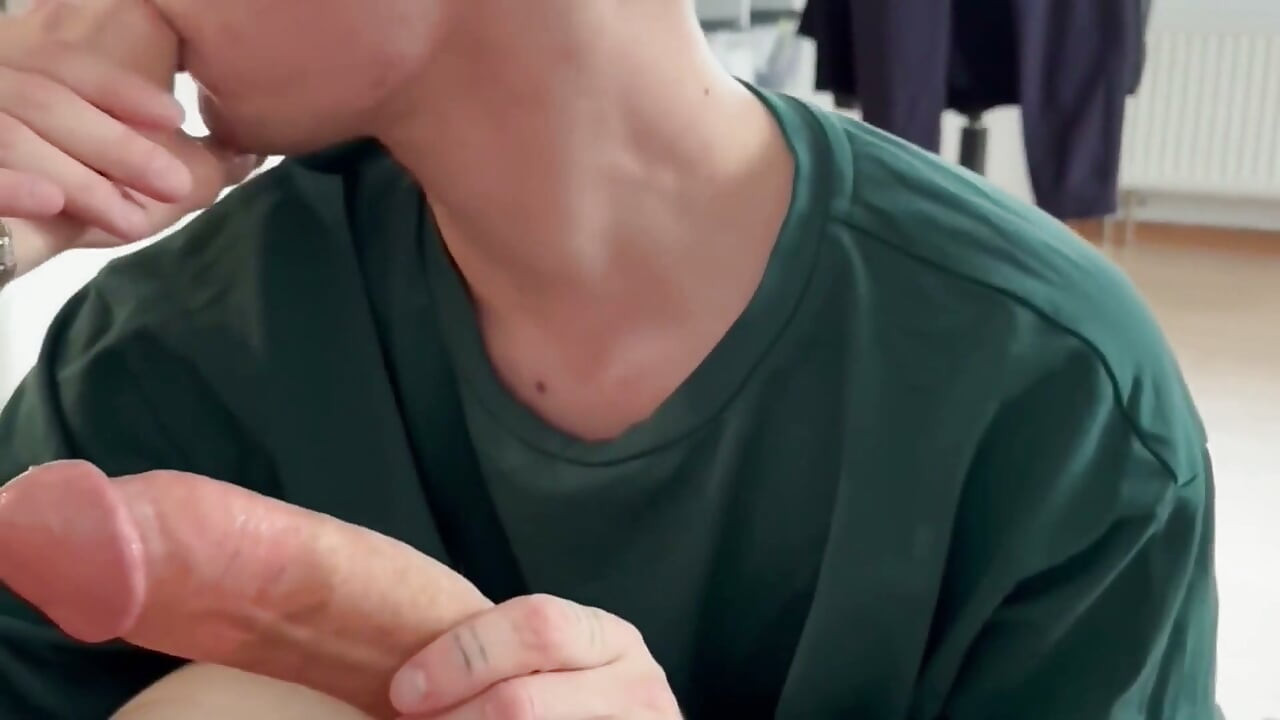 I Brought Home a Friend with a Big Cock and Seduced Him for a Cum in My Mouth