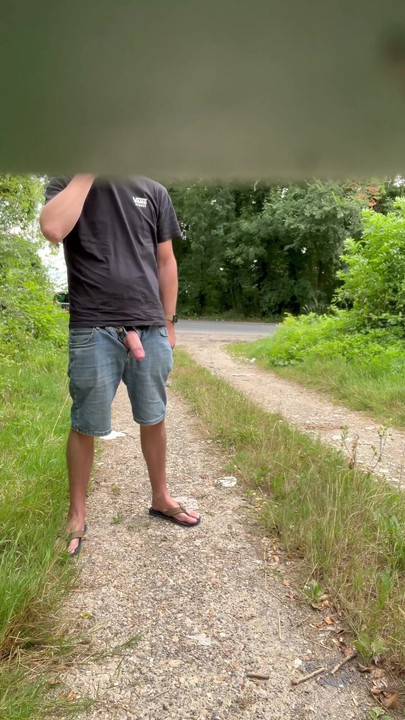 Thrilling moment from "BeENJoY - Handjob in car and huge cumshot on the side of the road in front of the cars that put!"