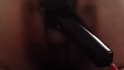 Pump porn video – Modo2121 on all 4s with pump and plug