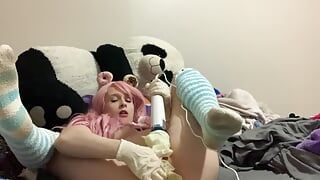 Vídeo de encher luvas de fetiche por látex