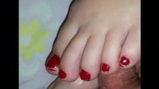 Footjob com porra a pé