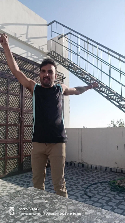 印度德西男人享受淋浴和大师和精油按摩 | 短片 1