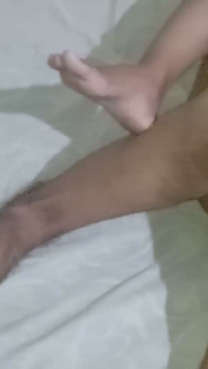 Desi Hintli Karı Kocanın Arkadaşıyla Sert Sikişiyor, Aldatan Koca Karısının Sikilmesini İzliyor | Bölüm 1