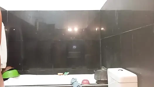 Sri Lankan woman seduces her partner via video call until orgasm Just love with Big boobs and wet pussy