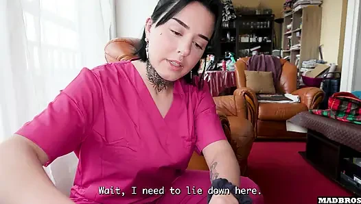 Одну французскую воспитательницу с красивой большой задницей трахнули дома в ее рабочие часы, !!