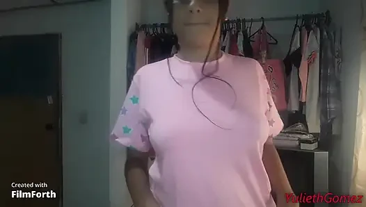 Поверх в моем доме, как приятно прикоснуться к моей мелочи в ее комнате