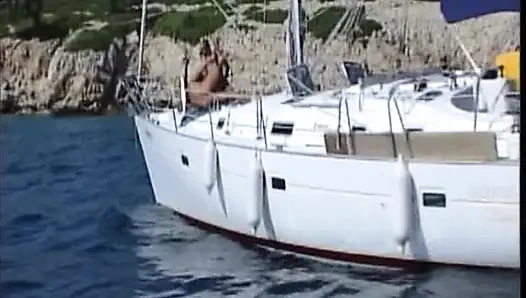 Freche Biester Wild Threesome Pussy Play