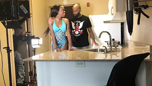 За кулисами во время ужина с огнем