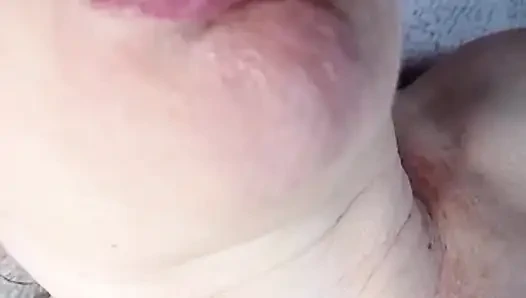 Зрелая шлюха хочет съесть весь хуй