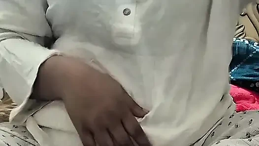 Desi Bengali Mature Bhabhi Solo Fingering Orgasm