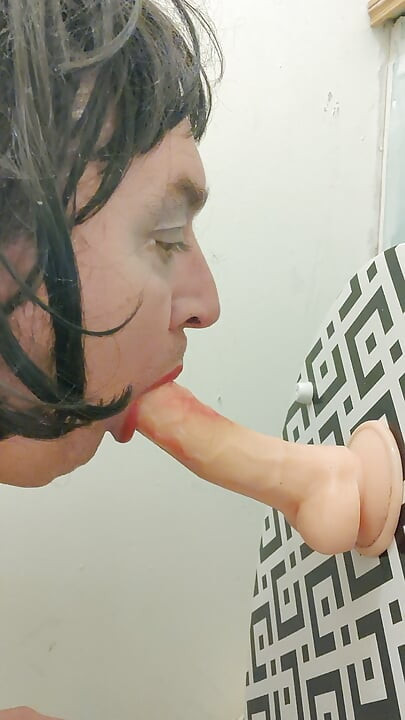 Lilian77 กําลังฝึกกับดิลโด้