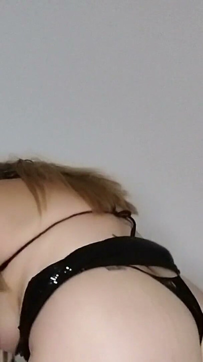 Vivi Guedez - Cracked In Half | Clip 2