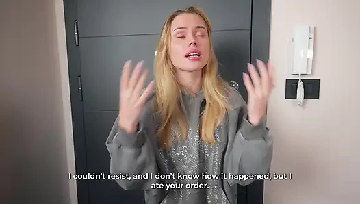 Она съела мою доставку... Поэтому я заставила ее расплатиться с ее тугой розовой киской