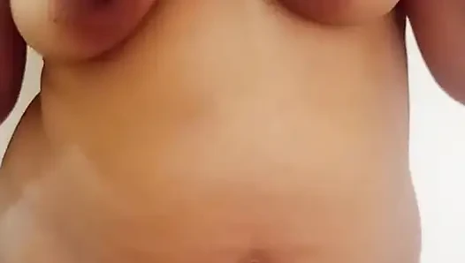 Tombul evli kadın parmaklıyor