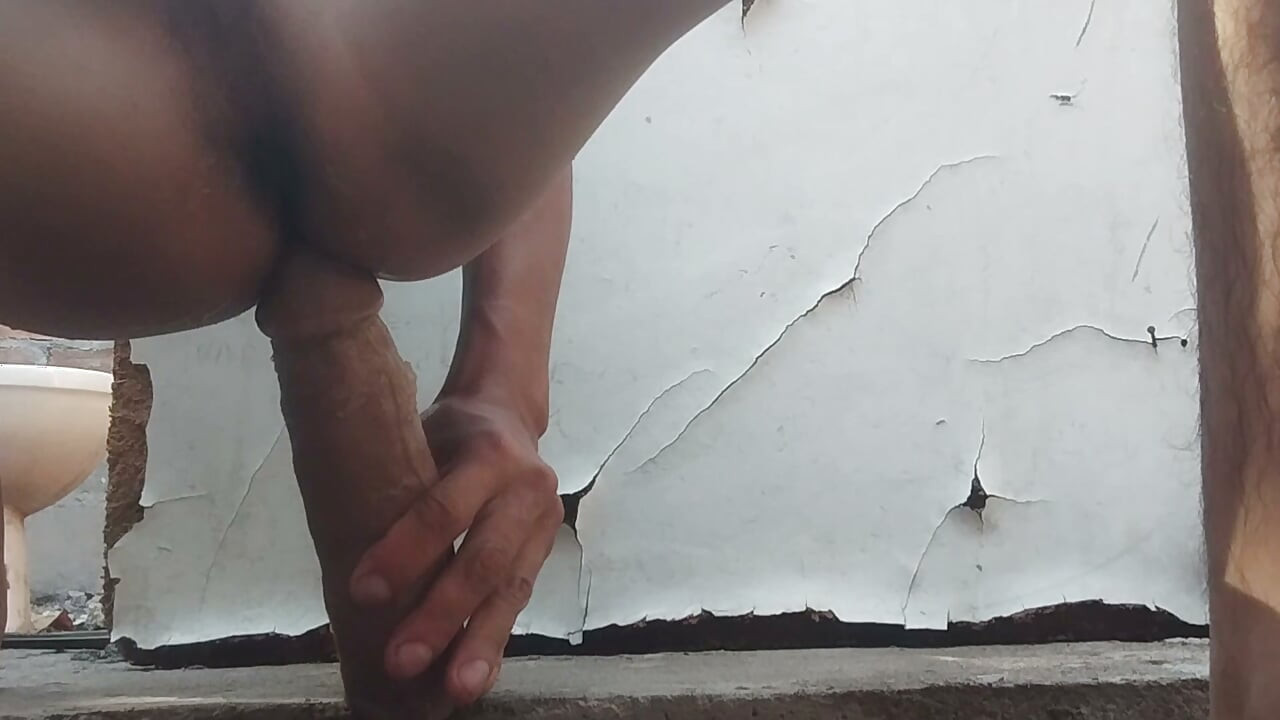 Training my ass for thicker dildos