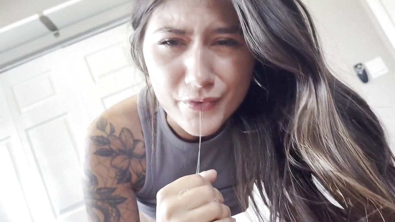 Horny Tenant Fucks Landlord in Exchange for Paying Rent