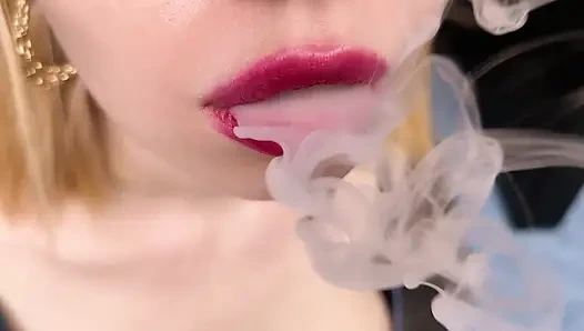 Sigara içme fetişi.i sigara içiyorum, beğendin mi