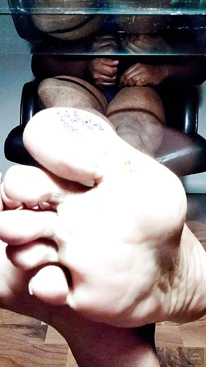 Touch my private part and display my soles (2026)