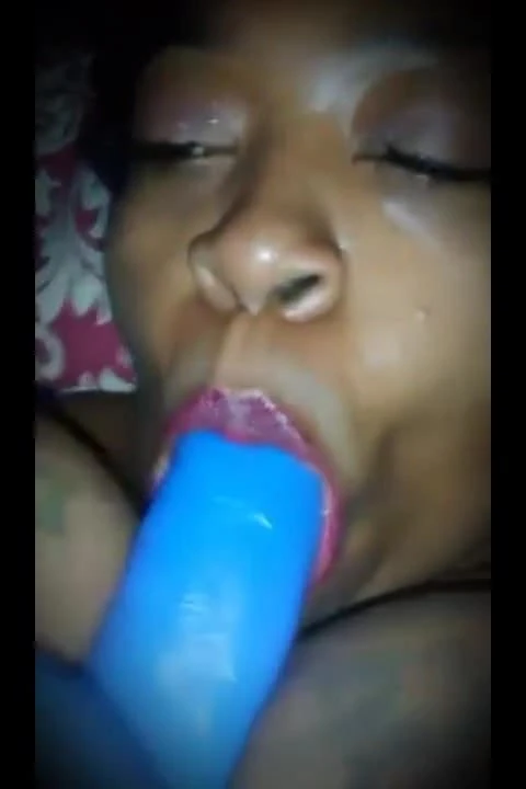 बड़े काले स्तन टैटू के साथ बर्बाद हो गए 4