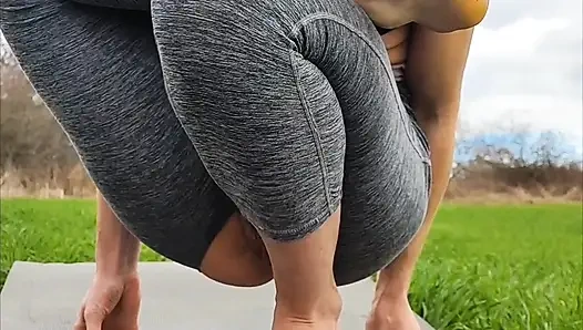 Legging kaki dildo hitam, di luar ruangan, alami, muncrat