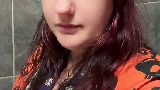 BBW Eye Contact Toilet Farts and Log Plops Intimate POV with Bella Blast