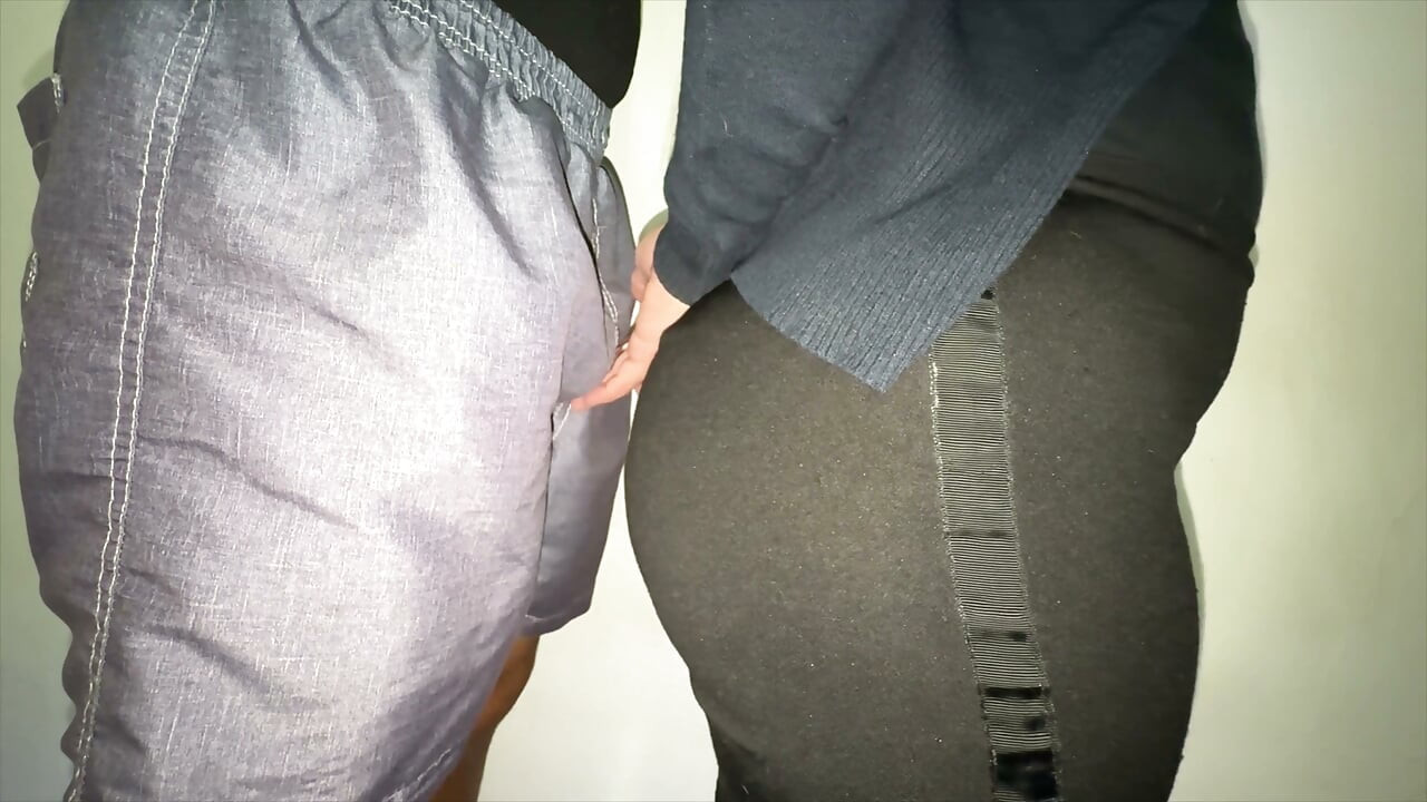 Big-bootied Girl Gropes a Stranger's Penis