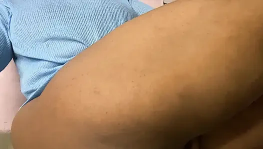 Desi XXX video von Bhabhi muschi gefingert