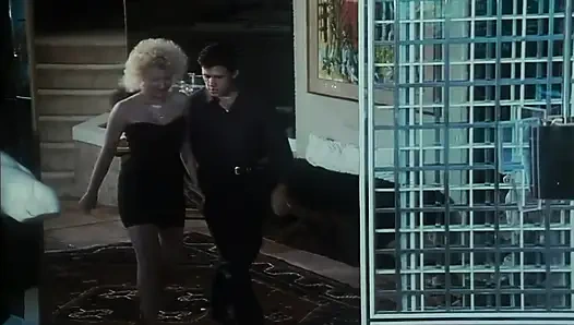 Moana Und Ihre Karriere Schmutzige Freundinnen Lutschen Schwänze Und Nehmen Sie in Alle Löcher