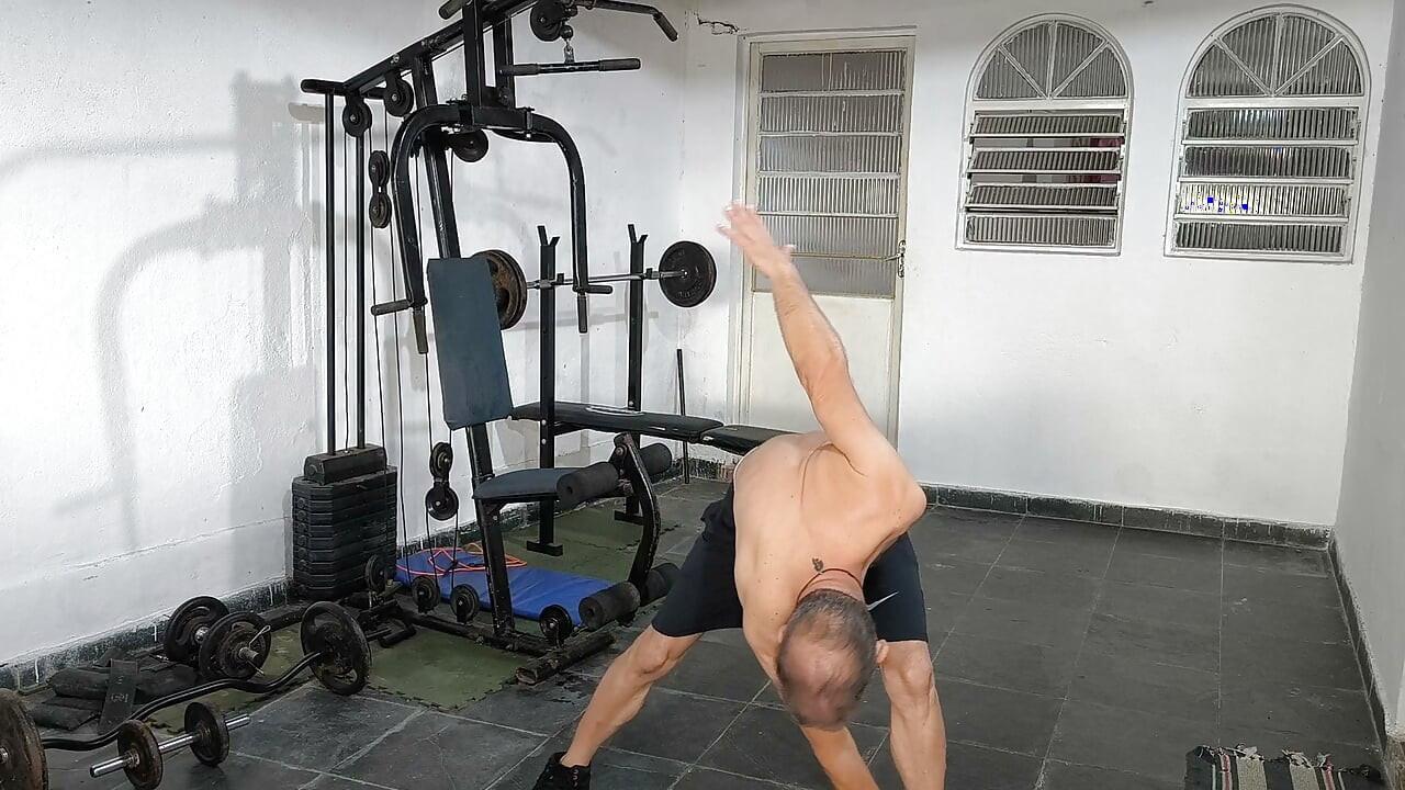 Ayo latihan telanjang