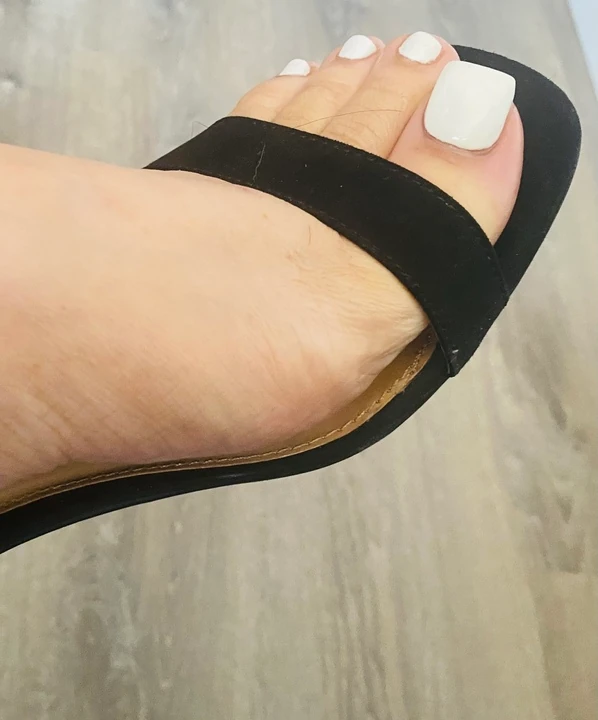 Dedos de los pies engrasados