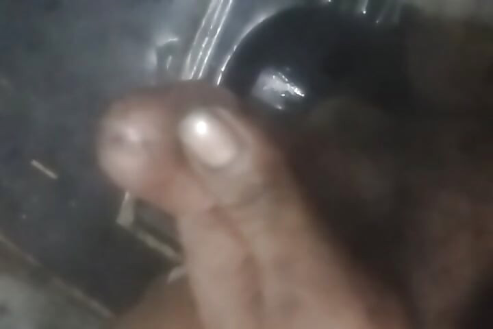 Sister-in-law's Bhosrabohut is very big, I saw it and shook it.