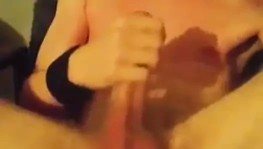 İnek götünü parmaklıyor