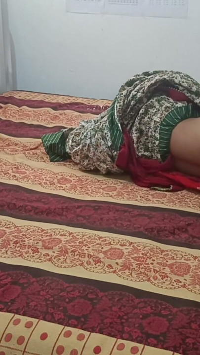 I took my sister-in-law to dry gas to leave, but sister-in-law got scared and then the video | Clip 1