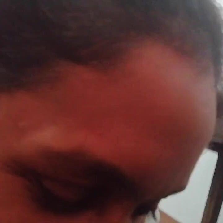Menina má, ângulo ruim da câmera