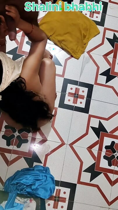 Shalini bhabhi ki hindi deshi chudai video