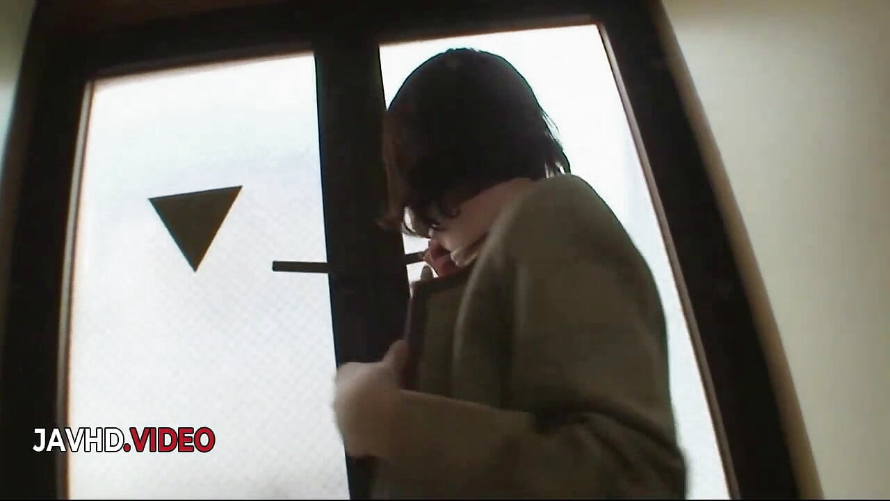 하드코어 쾌락을 위해 곱슬머리 보지를 진동하는 미시 Kiyoe Majima