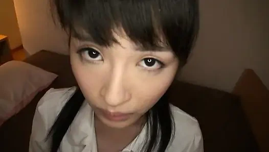 pakai jas putih, lingerie hitam, dan ngidam besar