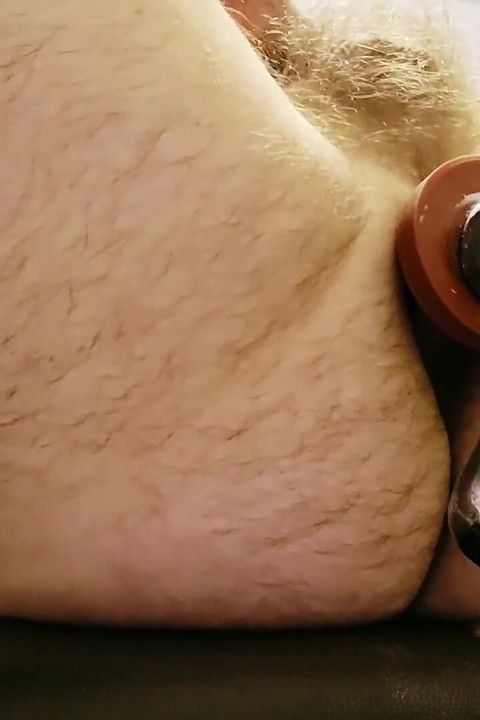 Jebačka mašina, ali prvo svršava sisanje