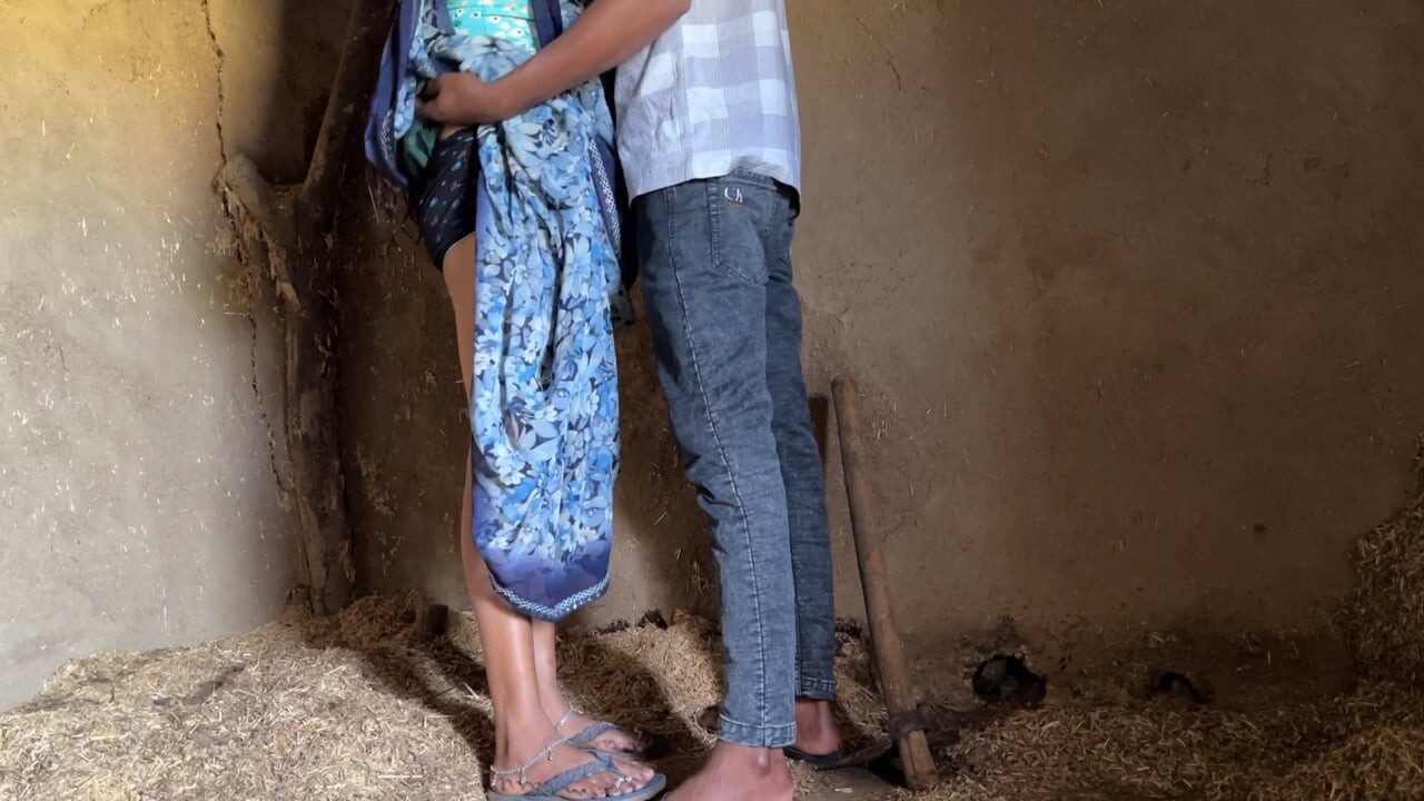 Deshi bhabhi ko din me kar dali devar ne