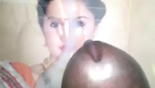 Cum üzerinde neha bhabi