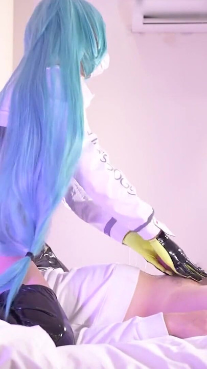 Zapanjujući trenutak iz "Sjedenje na licu s tajicama, Hatsune Miku Race kraljica cosplayerka, hentai japanski shemale cosplay 8"