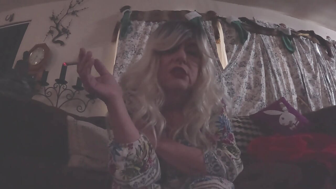 Cheryls røgpause tænker på din pik