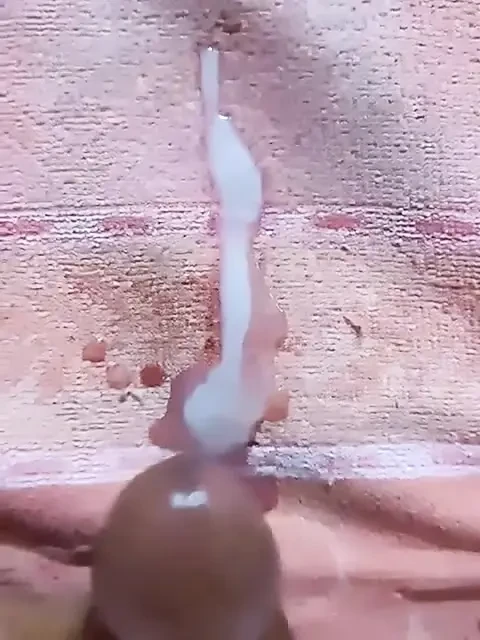 我的任何身体都尝到了我的精液